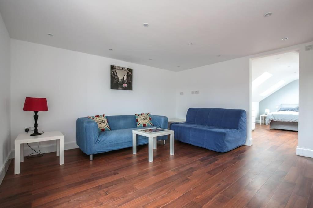 Large Modern Spacious House 6 Bedrooms 5 Bathrooms Feriehus
