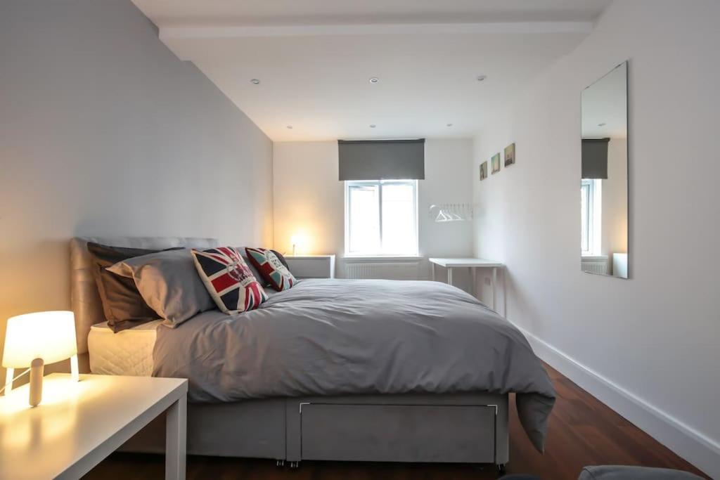 Feriehus Large Modern Spacious House 6 Bedrooms 5 Bathrooms *