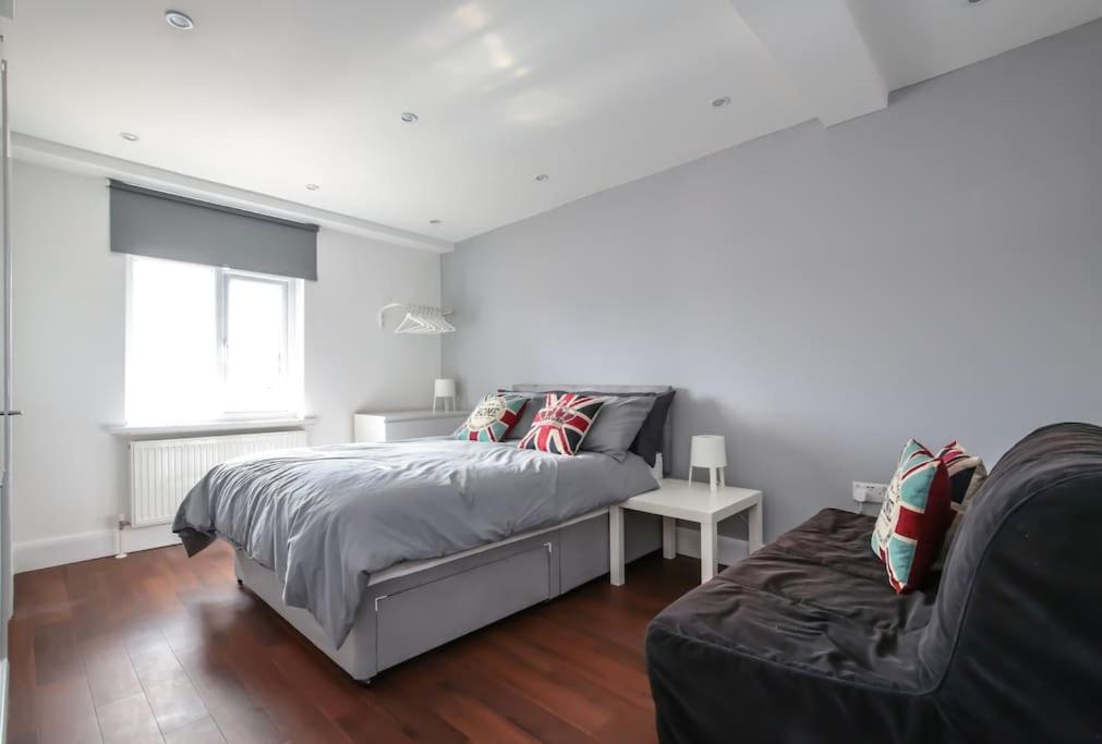 Feriehus Large Modern Spacious House 6 Bedrooms 5 Bathrooms