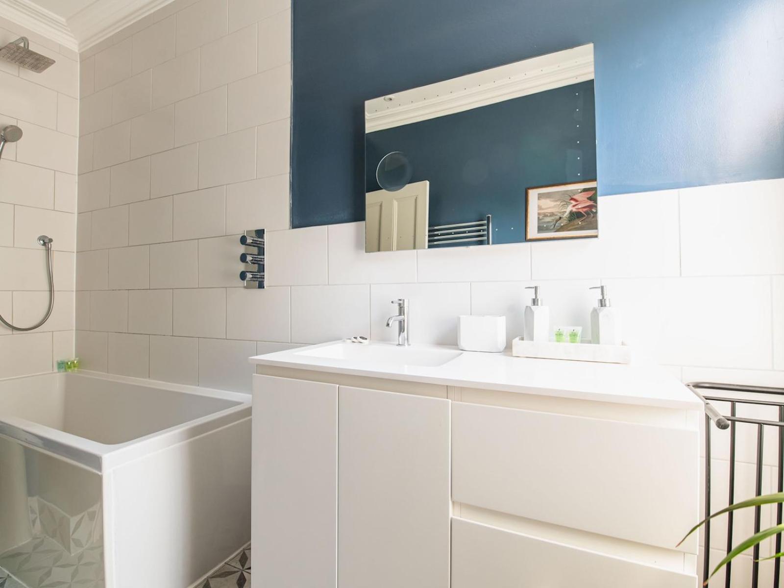 Interior Designed Stylish Flat In Fulham - 5 Min Walk To River Thames - Pass The Keys Apartment *