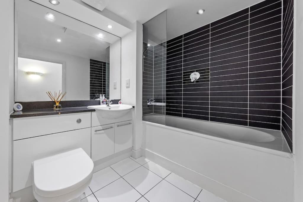 Lovely & Cosy 2 Beds Skyline View Appartement