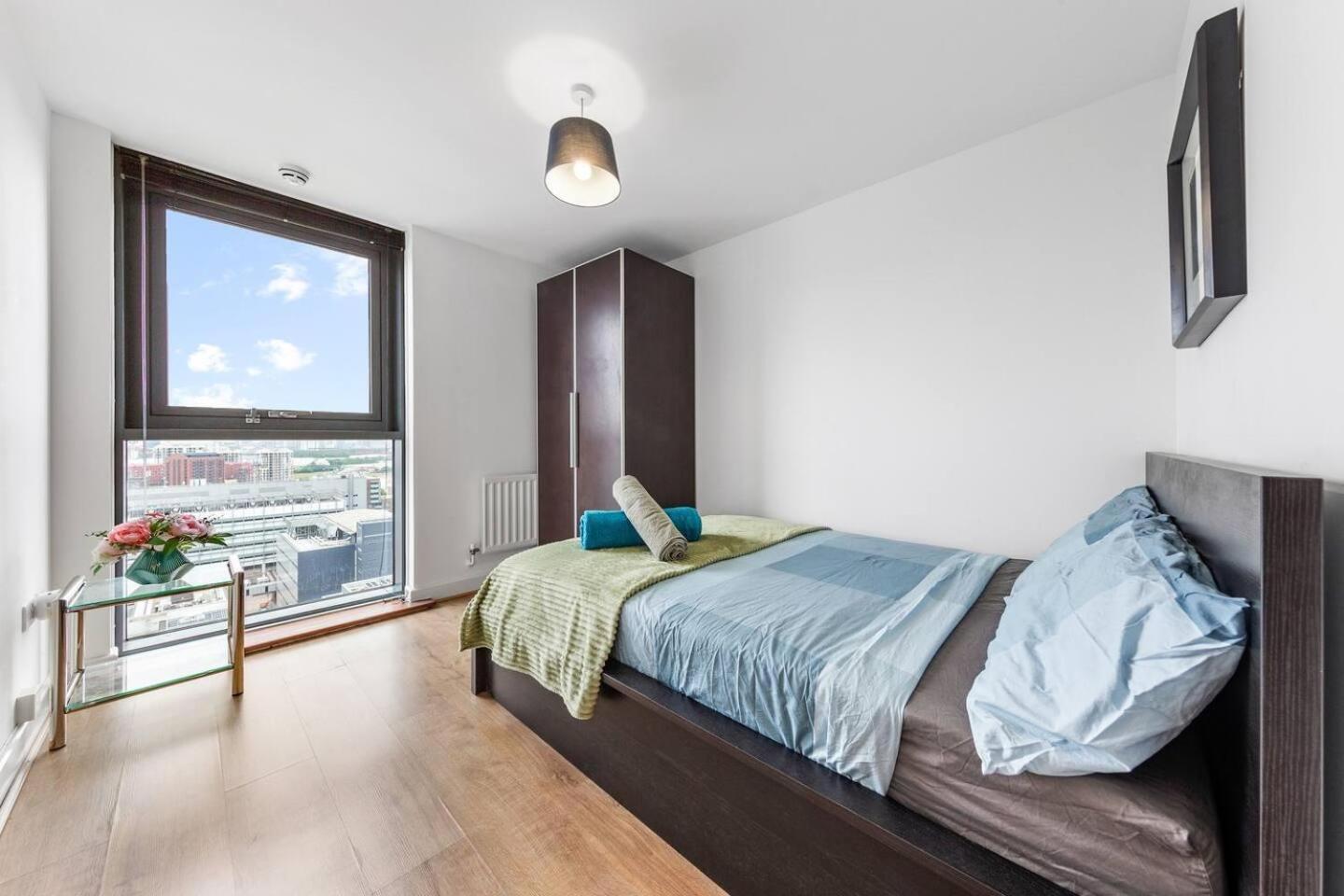 Lovely & Cosy 2 Beds Skyline View *
