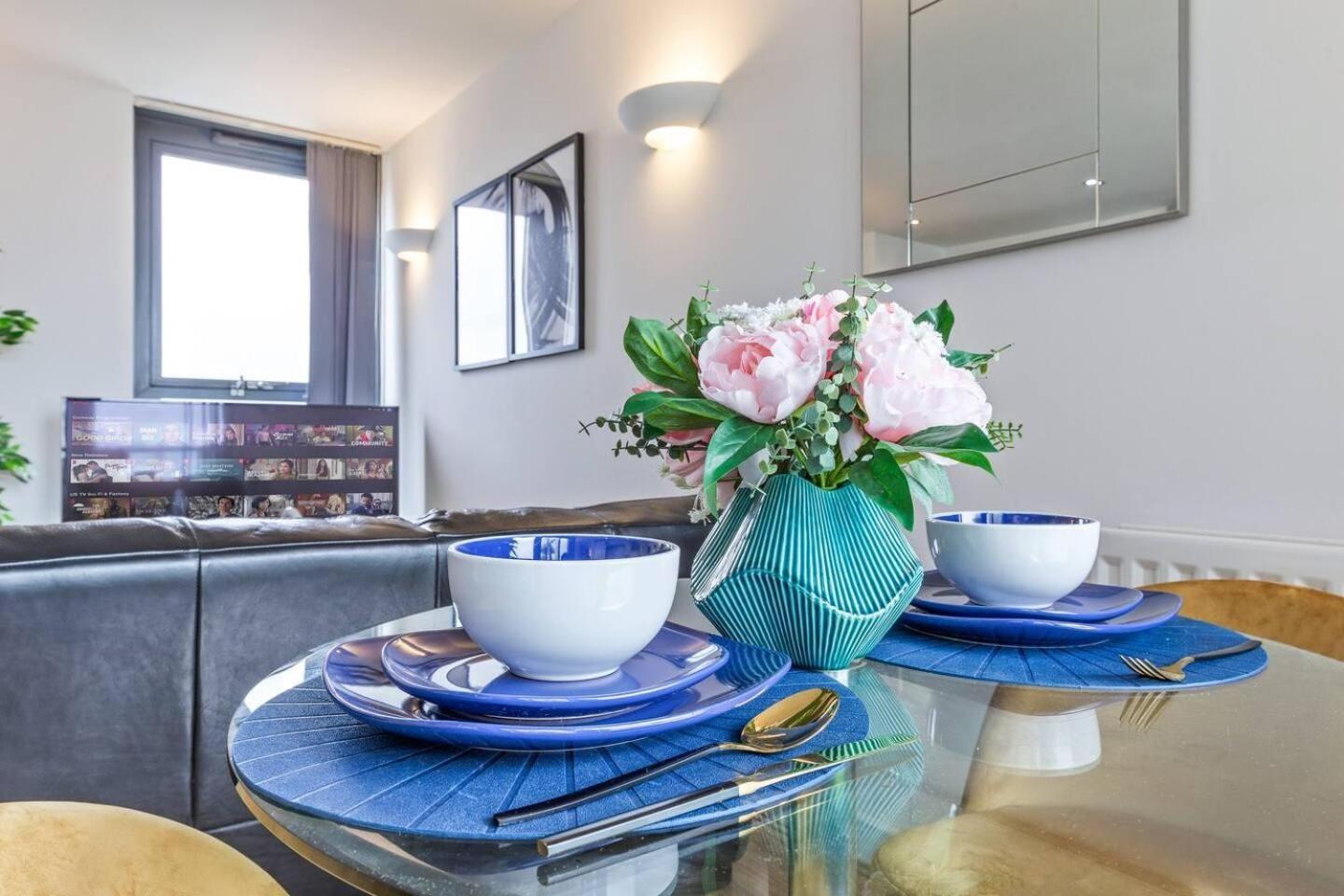 Apartment Lovely & Cosy 2 Beds Skyline View London