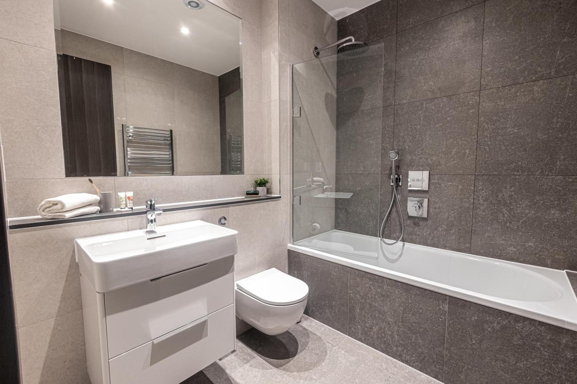 Premier Near Camden Markets Very Close To Tube Stations By Sojo