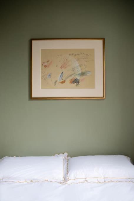 Chic In Londons Core Apartment London