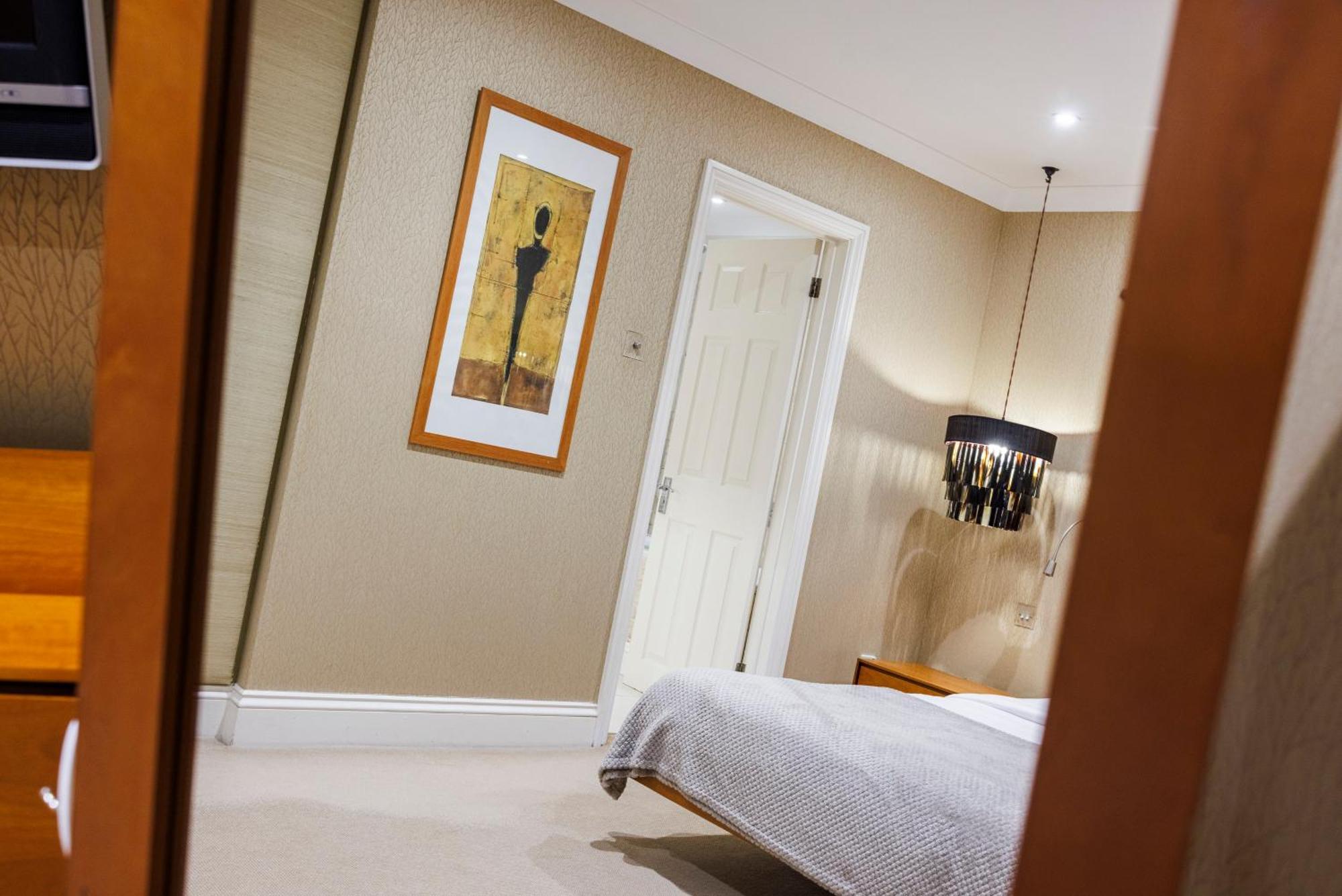 Apartment Hyde Park Hideaway Sleeps 6 London