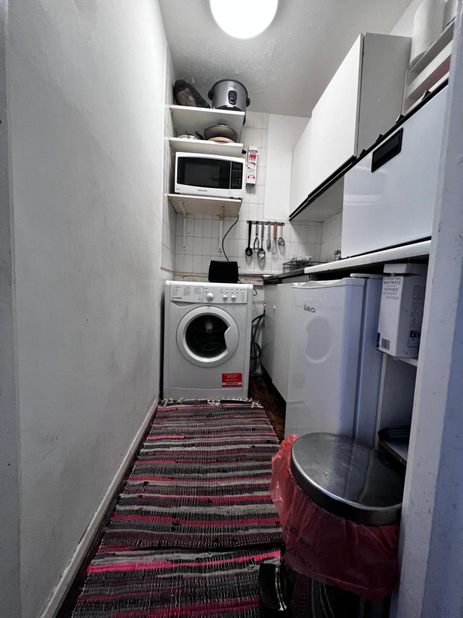 Hyde Park Has Private Balcony With Tranquil Garden View Apartment