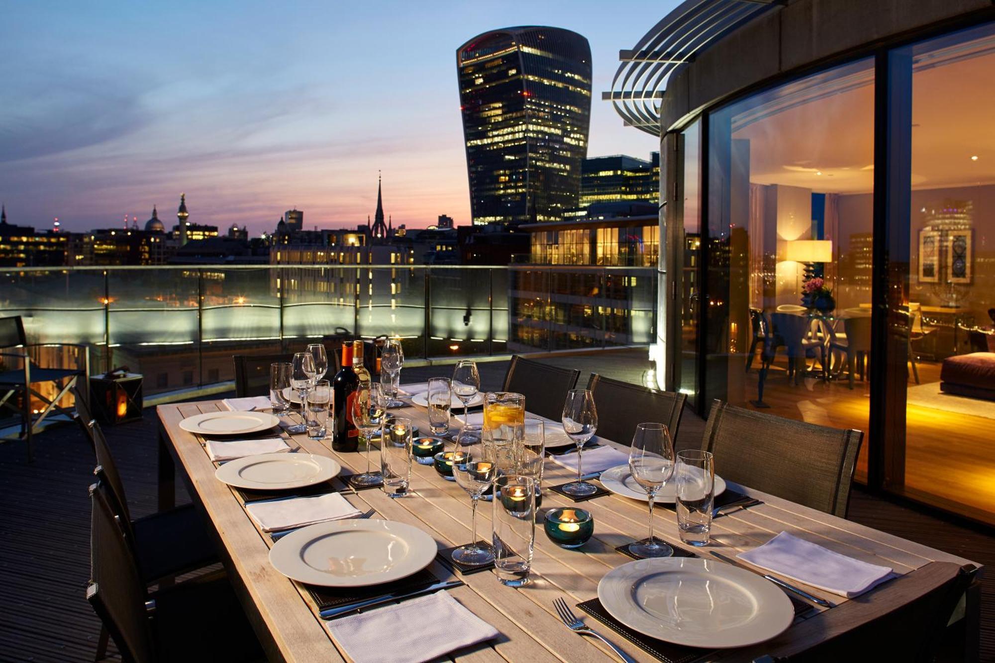Cheval Three Quays At The Tower Of 5*