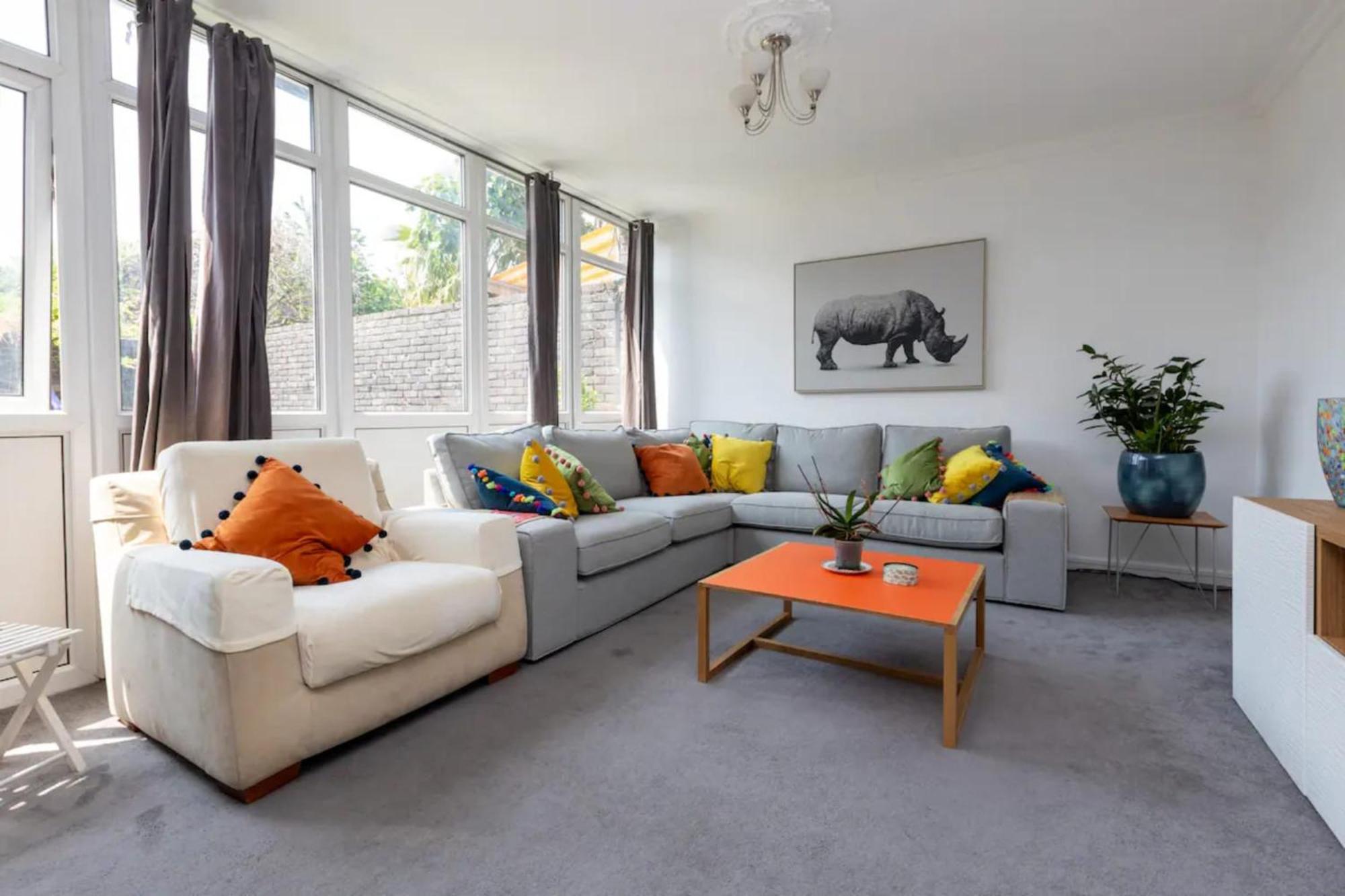 Spacious & Welcoming 4bd House - Kennington Appartement Londen