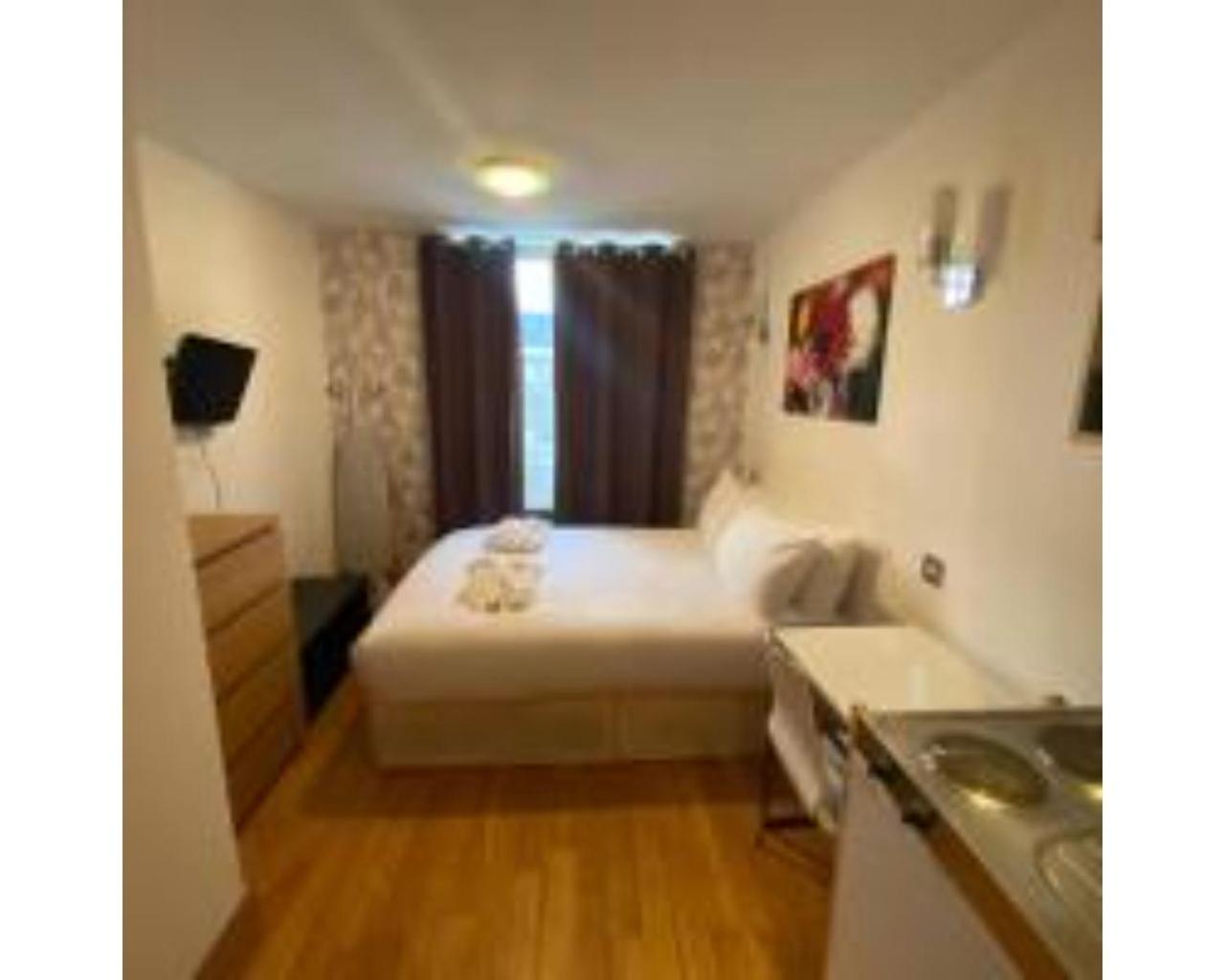 80 Inverness Terrace Lejlighed