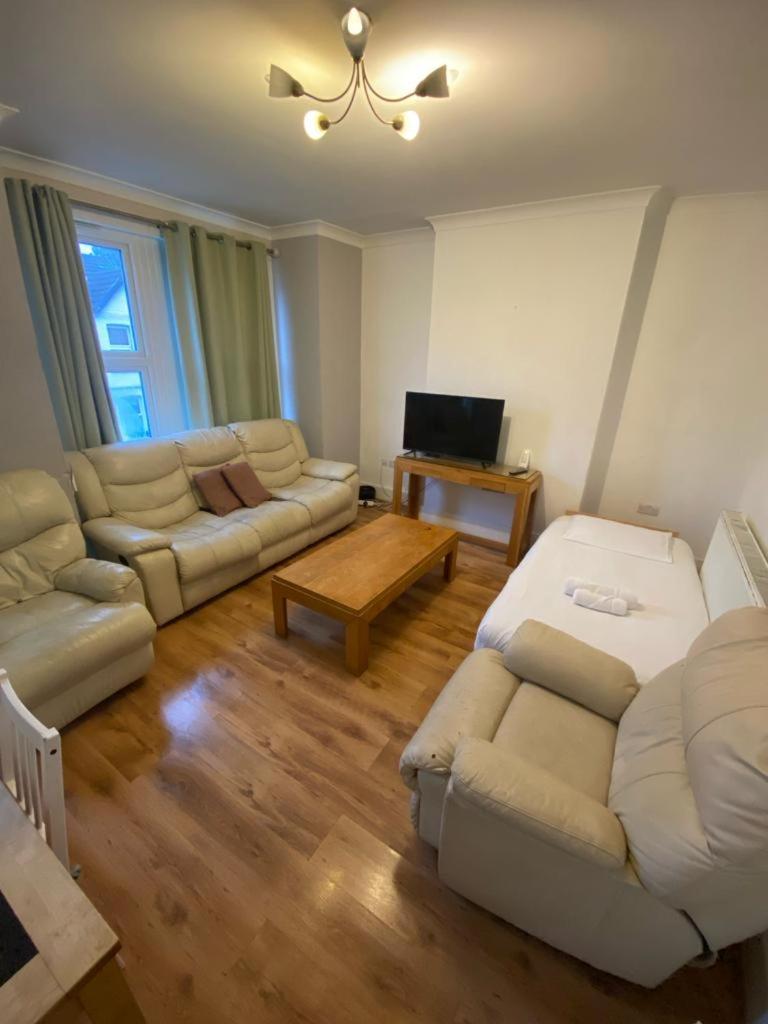 Boundary Road, 1 Bedroom & 2 Bedroom Flats Appartamento *