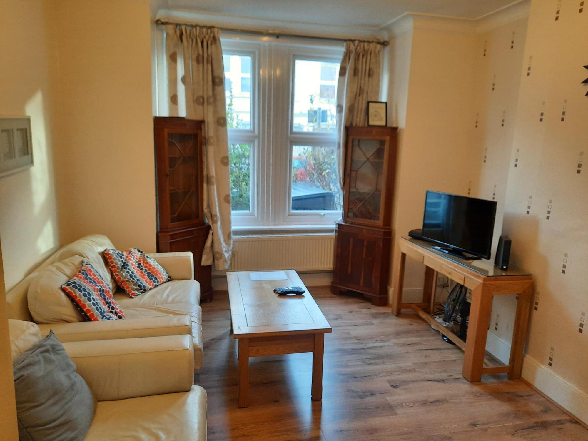 Boundary Road, 1 Bedroom & 2 Bedroom Flats * Londra