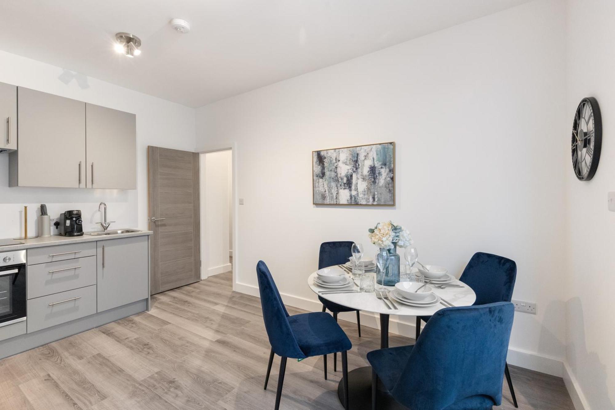 Modern 2 Bedroom 3 Min Walk To Tube Station *