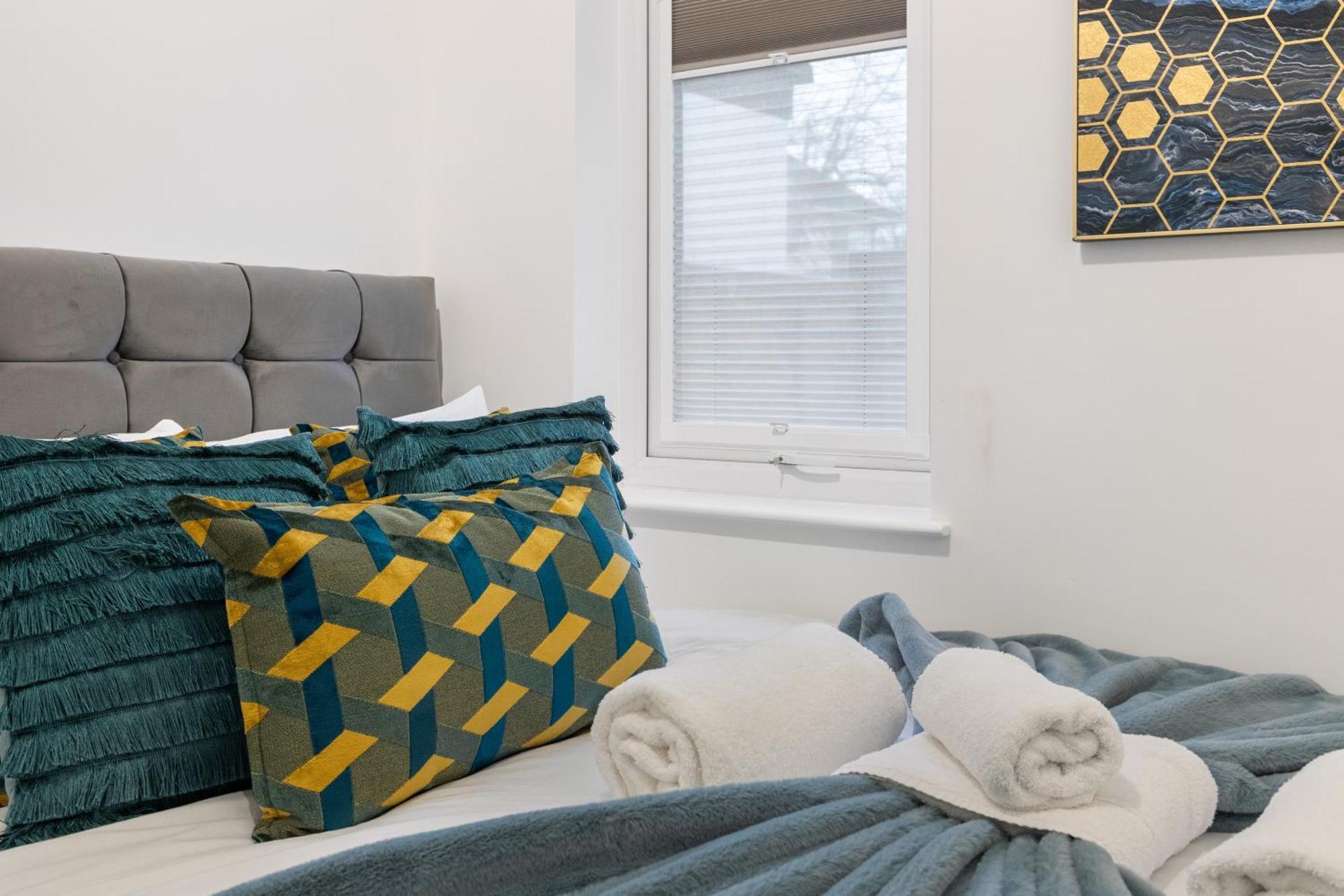 Apartment Modern 2 Bedroom 3 Min Walk To Tube Station London