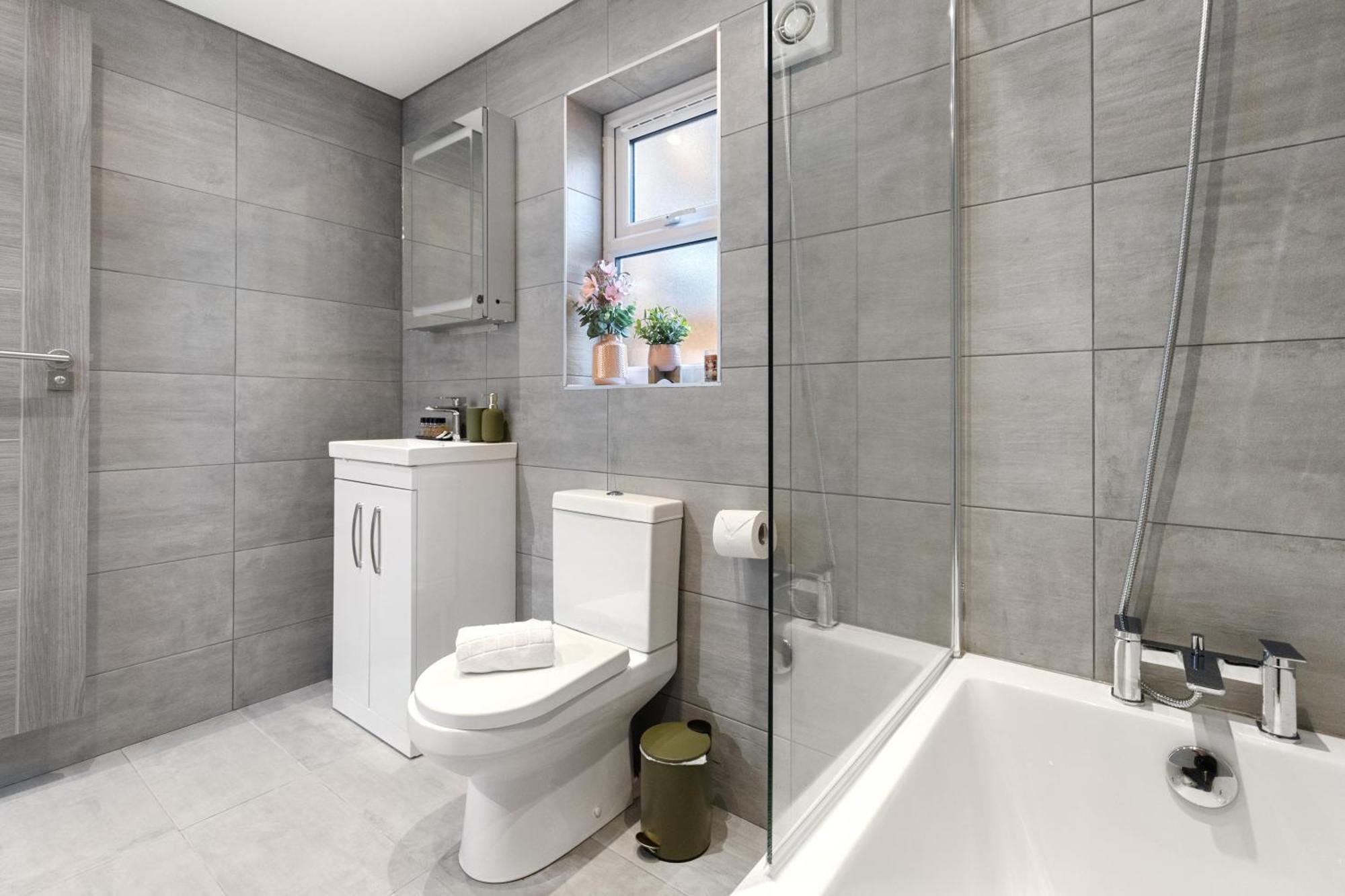 Modern 2 Bedroom 3 Min Walk To Tube Station *