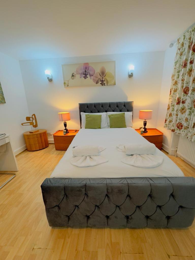 Bright Budget Studio In * London