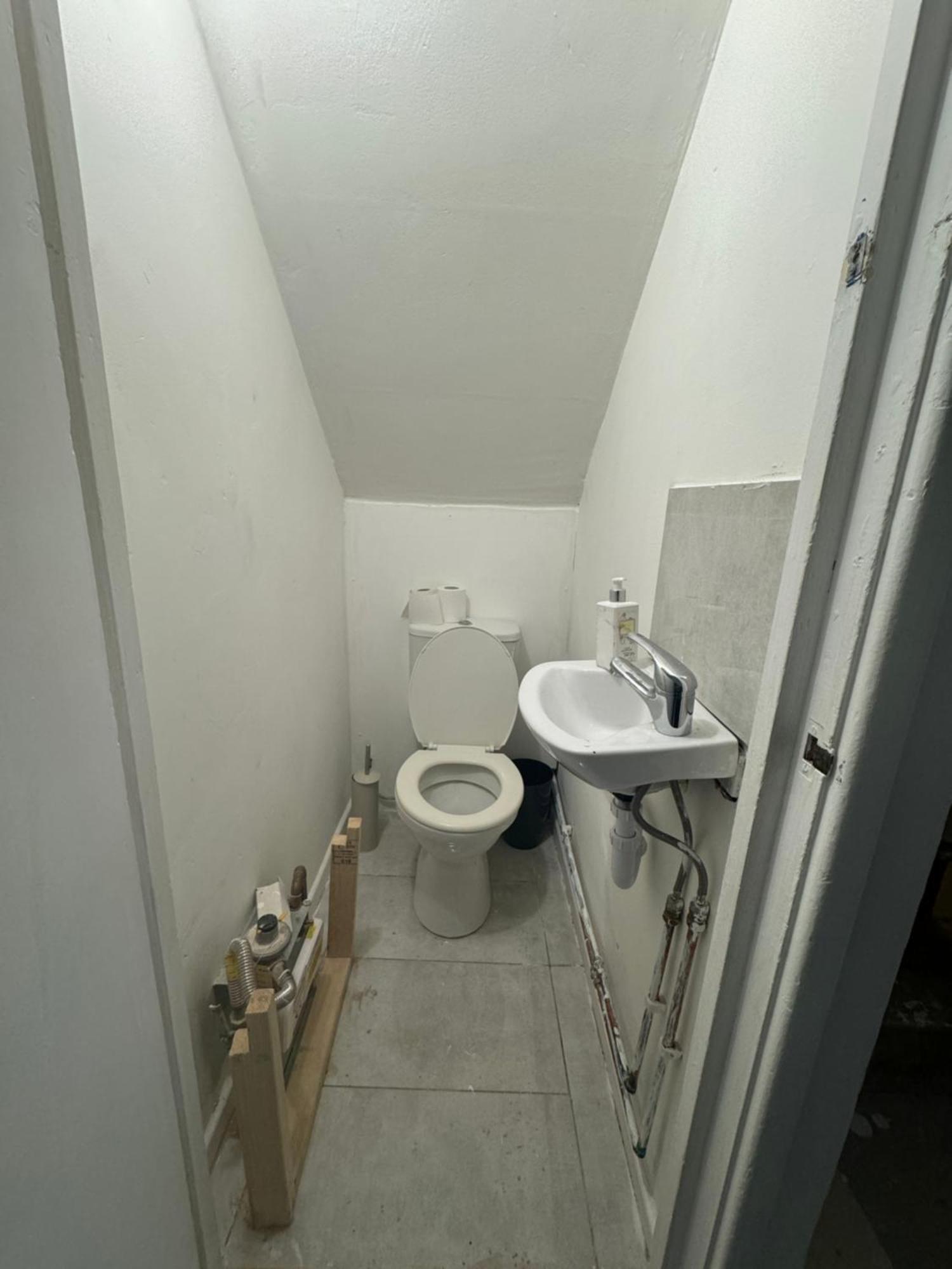 Four Bedroom House Near Tottenham Spurs Stadium *