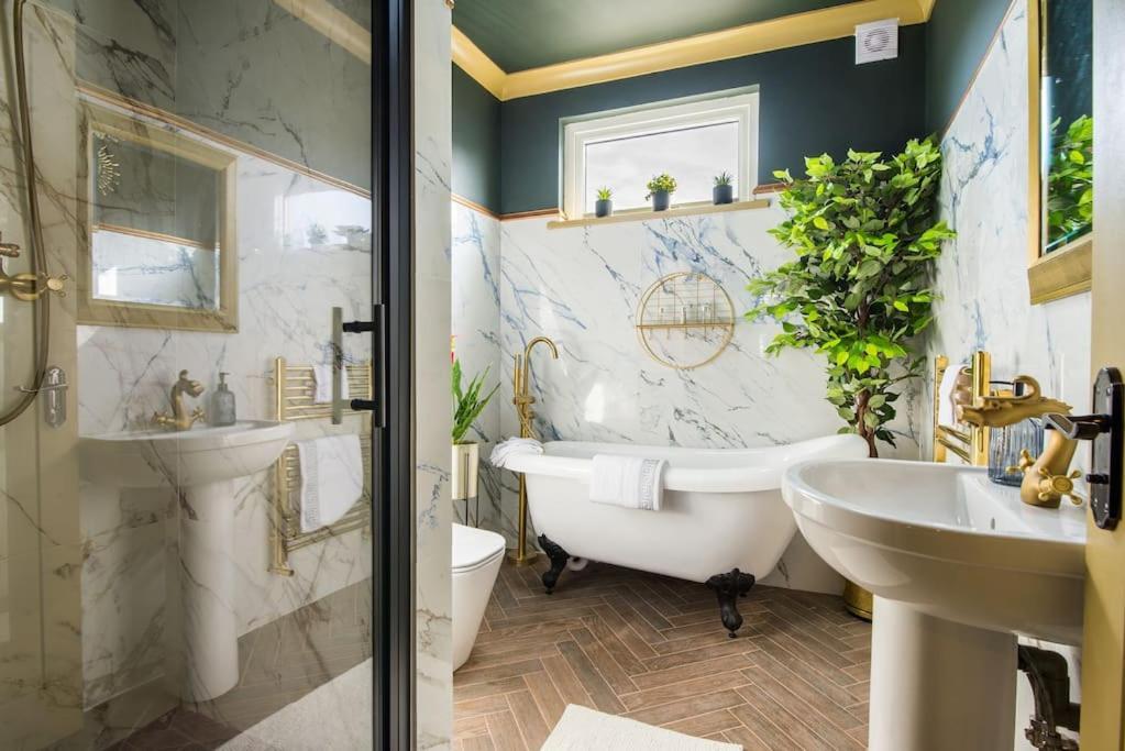 Lejlighed Luxury Versace 2 Bed, Hot Tub, Pool Table, Sky Tv London