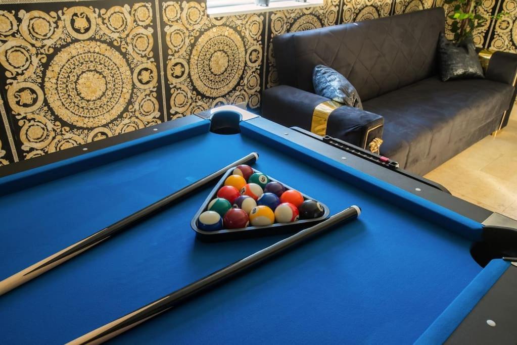 Lejlighed Luxury Versace 2 Bed, Hot Tub, Pool Table, Sky Tv
