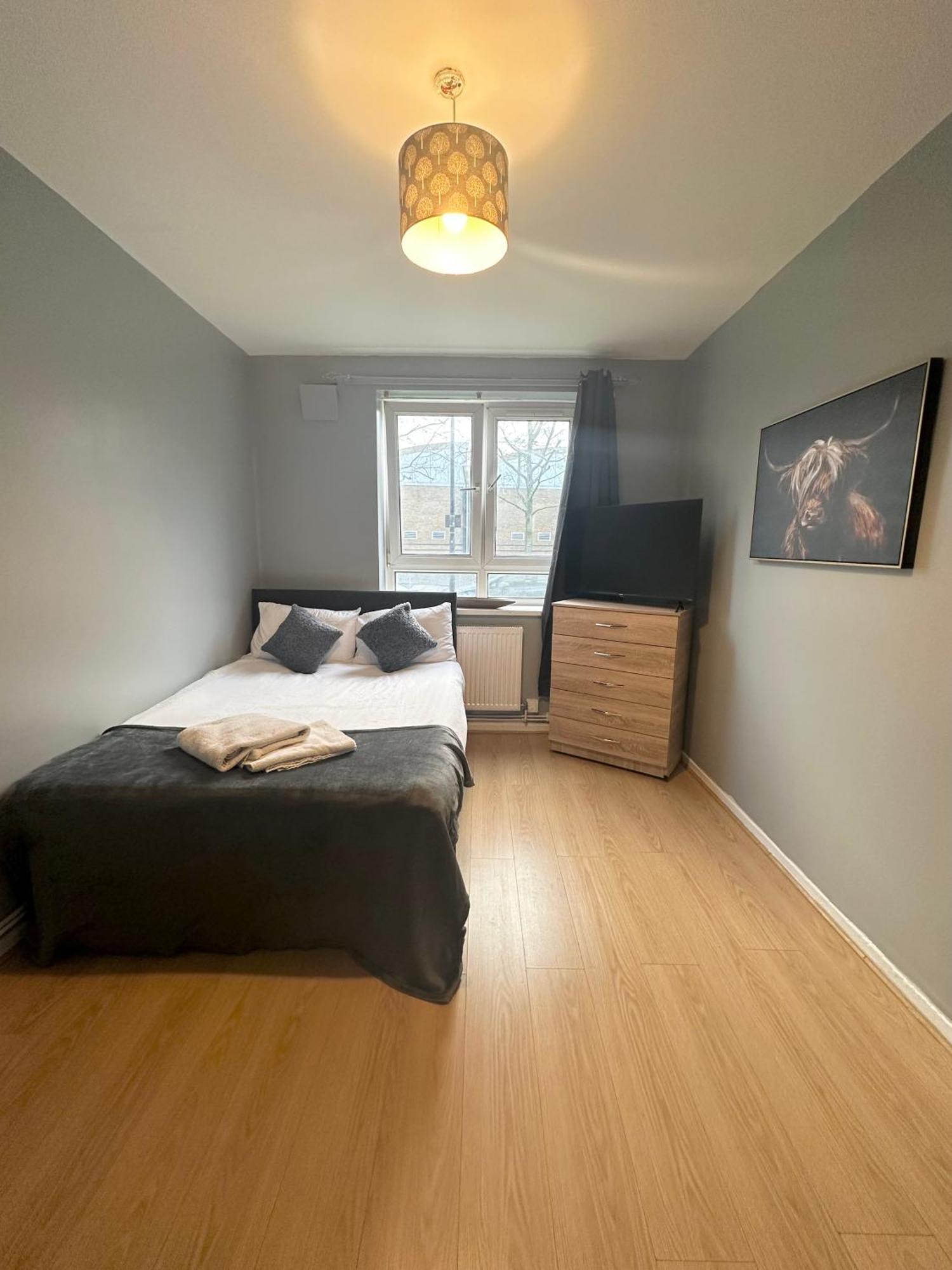 1 Bedroom Flat In Whitechapel, Apartment *