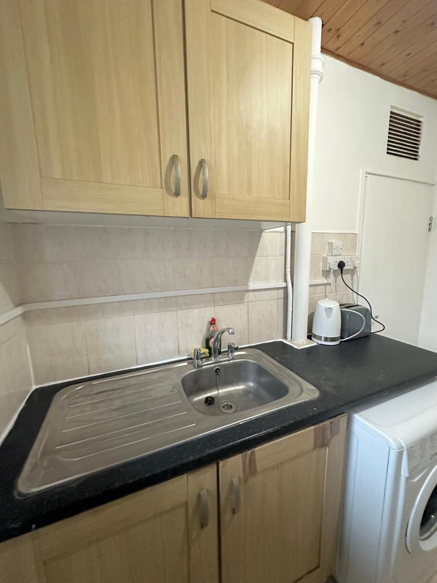 1 Bedroom Flat In Whitechapel, Apartment
