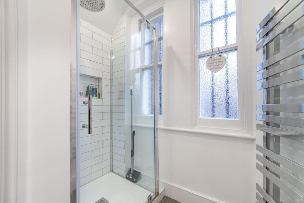 Lägenhet Modern & Trendy 1-bed In Earl's Court! London