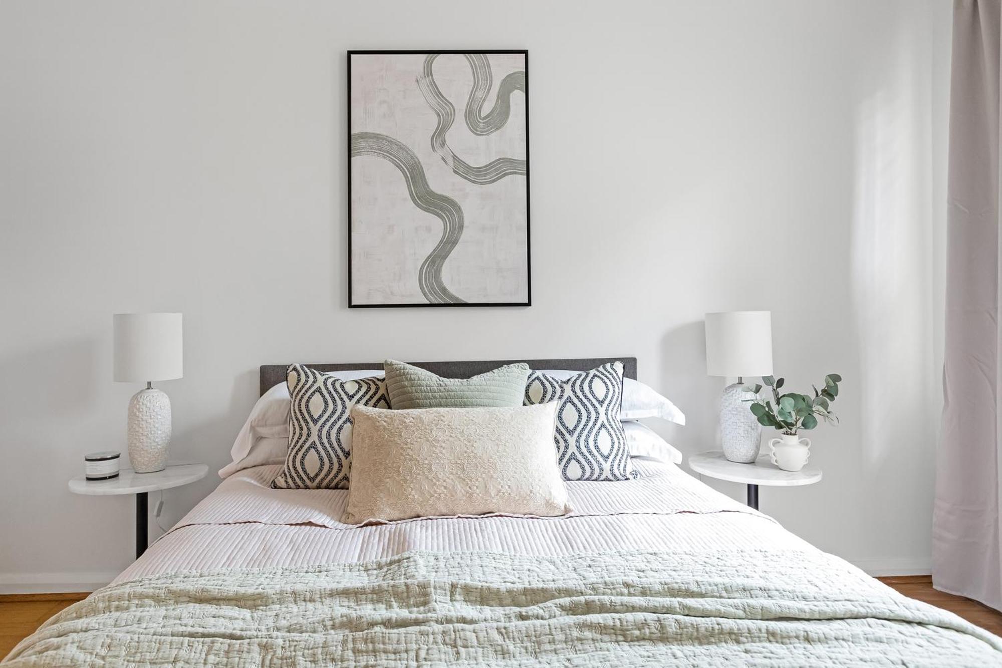 Stylish 2 Bed 2 Bath - Private Garden Apartment