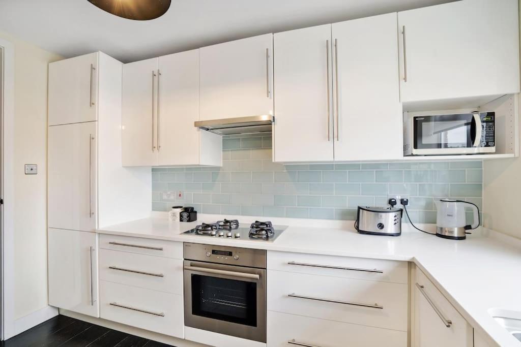 The Camden Bright & Beautiful 2-bed Retreat * Londra
