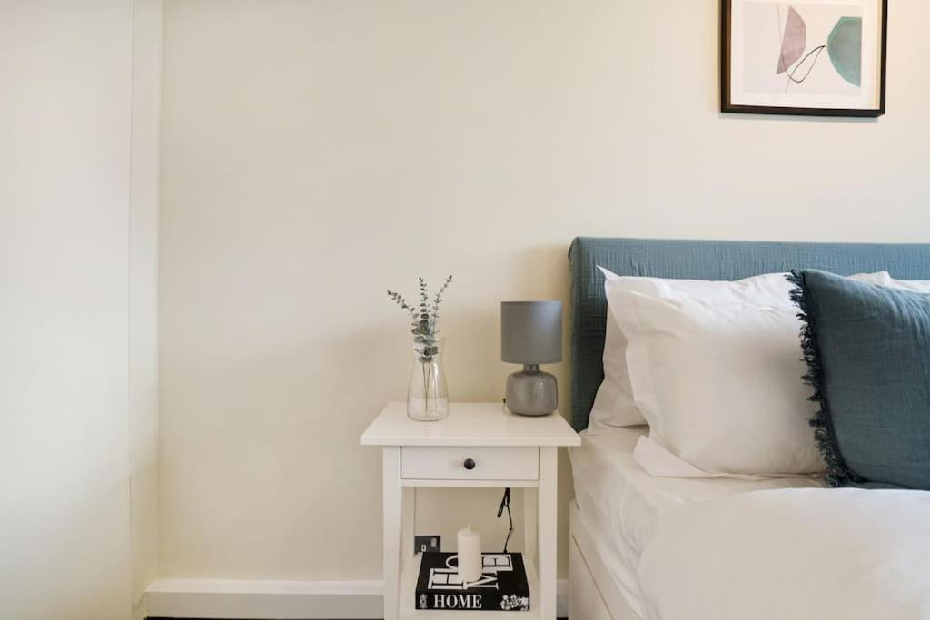 The Camden Bright & Beautiful 2-bed Retreat *