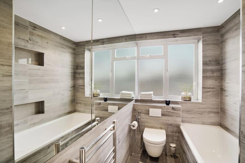 The Camden Bright & Beautiful 2-bed Retreat * Londra