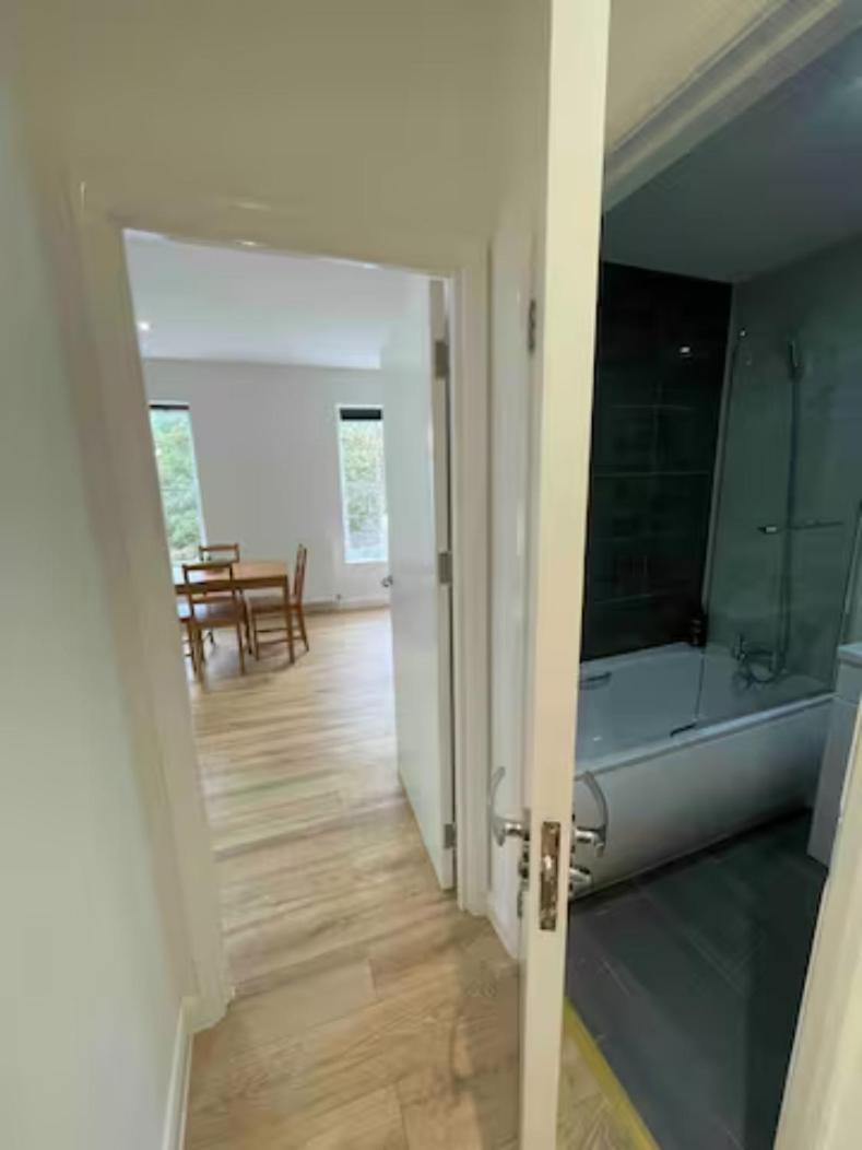 Apartment Battersea Central Flat For 4 15 Mins To Eye/power Station Bs4 *