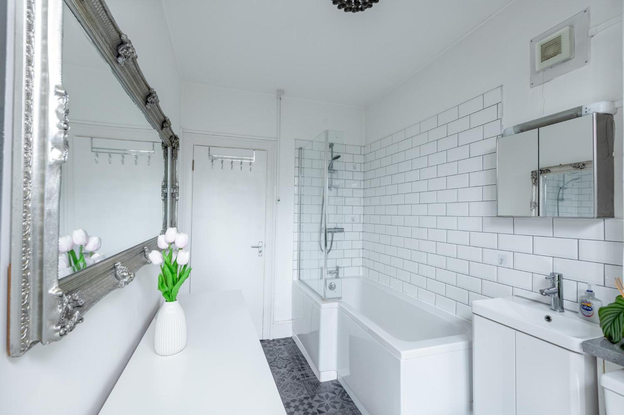 Peacefully Set 2level 2br Btw Brixton & Camberwell * Londen