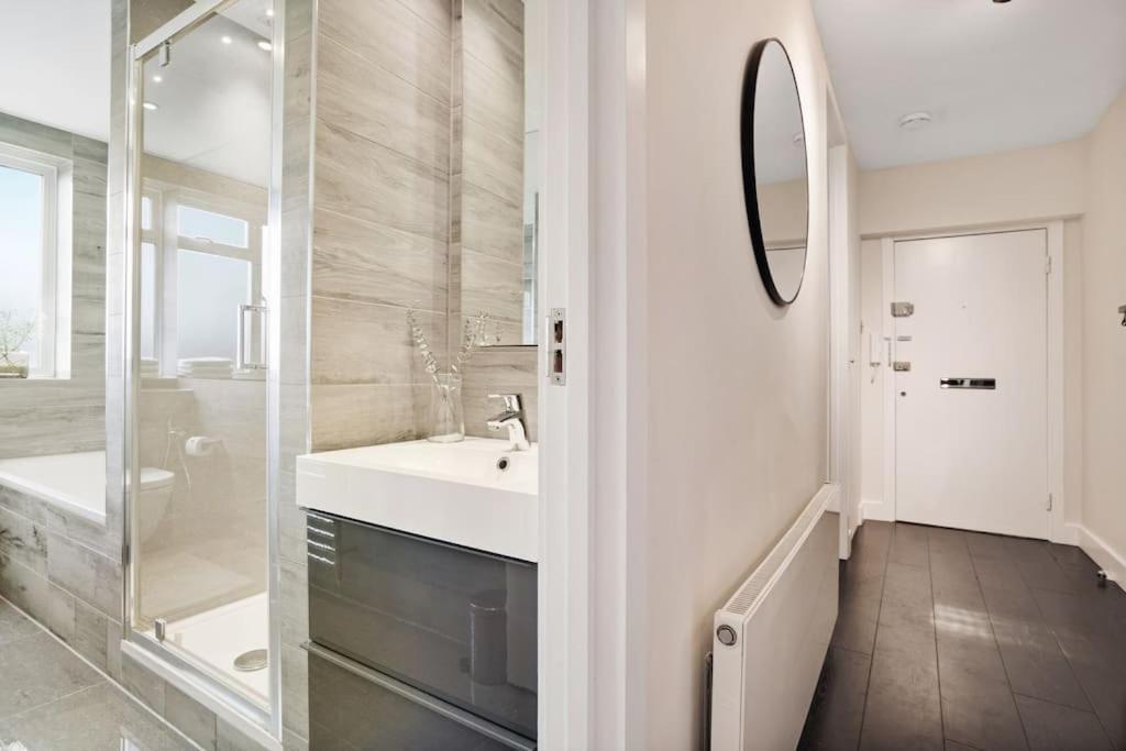 The Camden Bright & Beautiful 2-bed Retreat Appartamento *