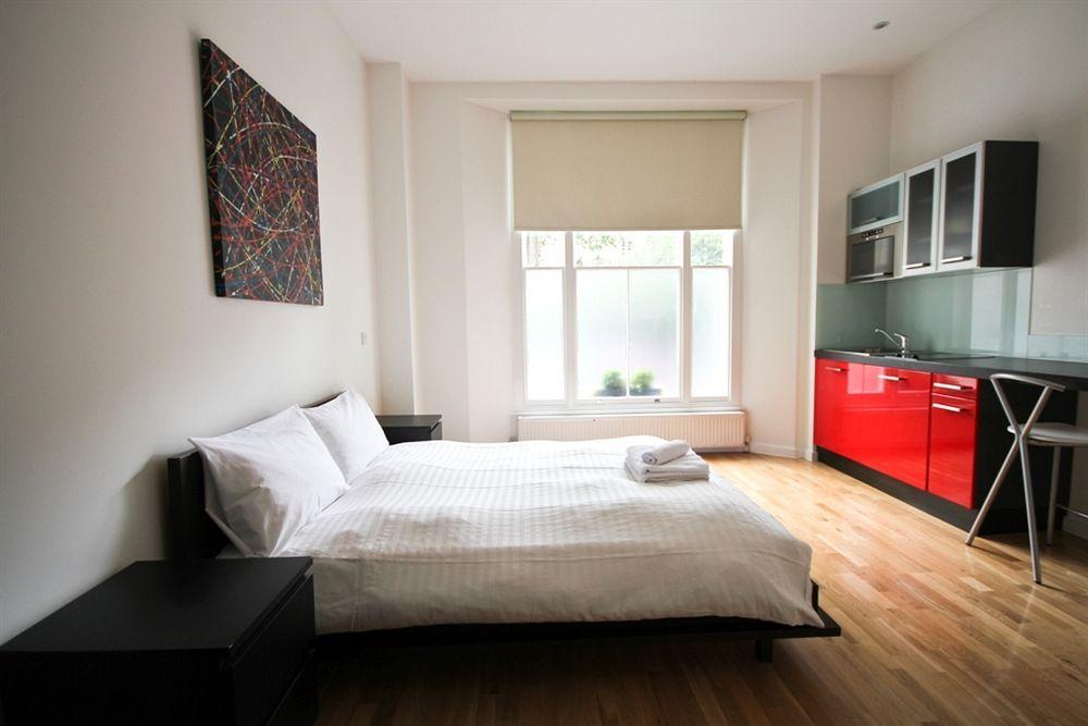 Concept Serviced By Concept * Londres