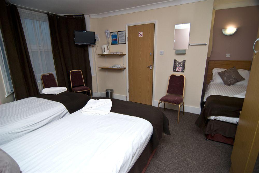 Holland Park 3* London