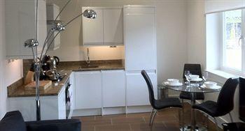 Apartment Max Serviced Commercial Road