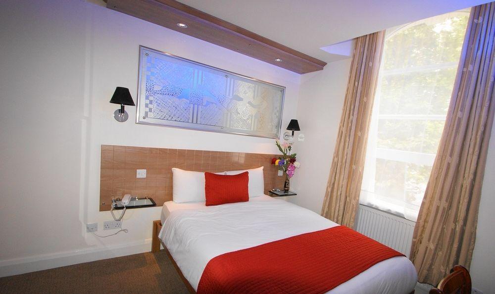 Hotell Westpoint 3*