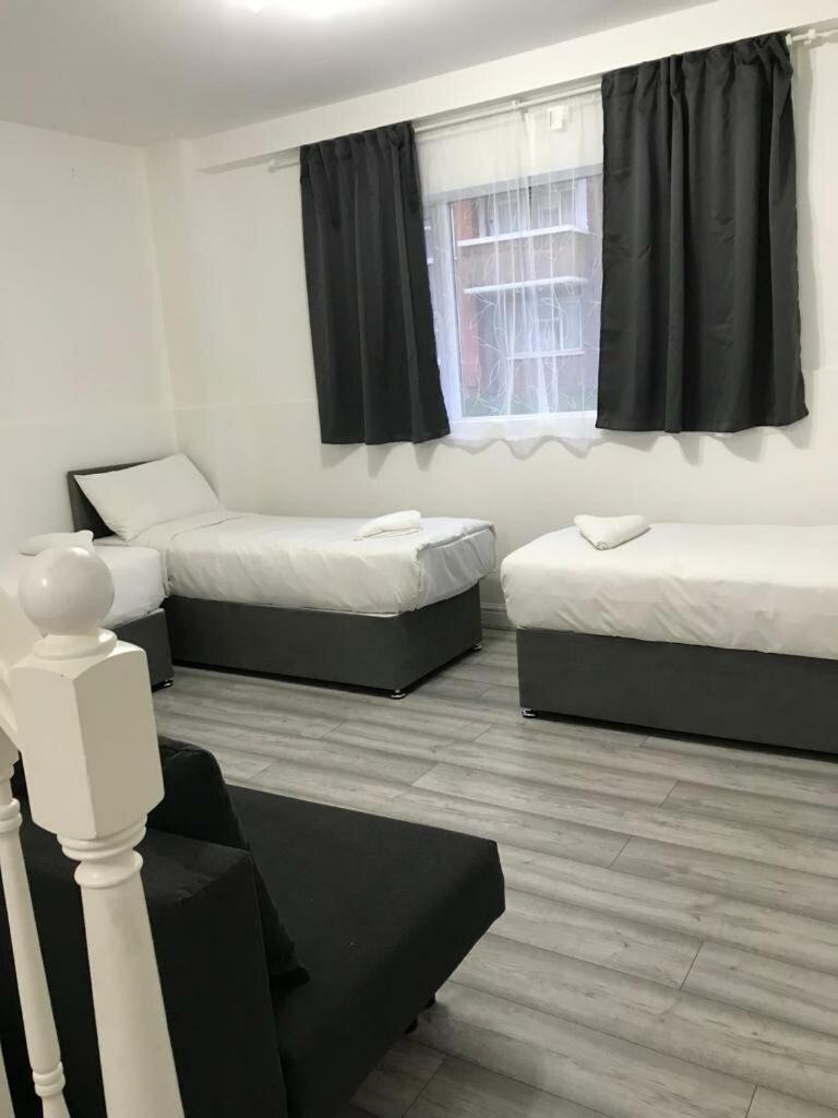 Budget Center Aldgate - Tower Bridge * Londra