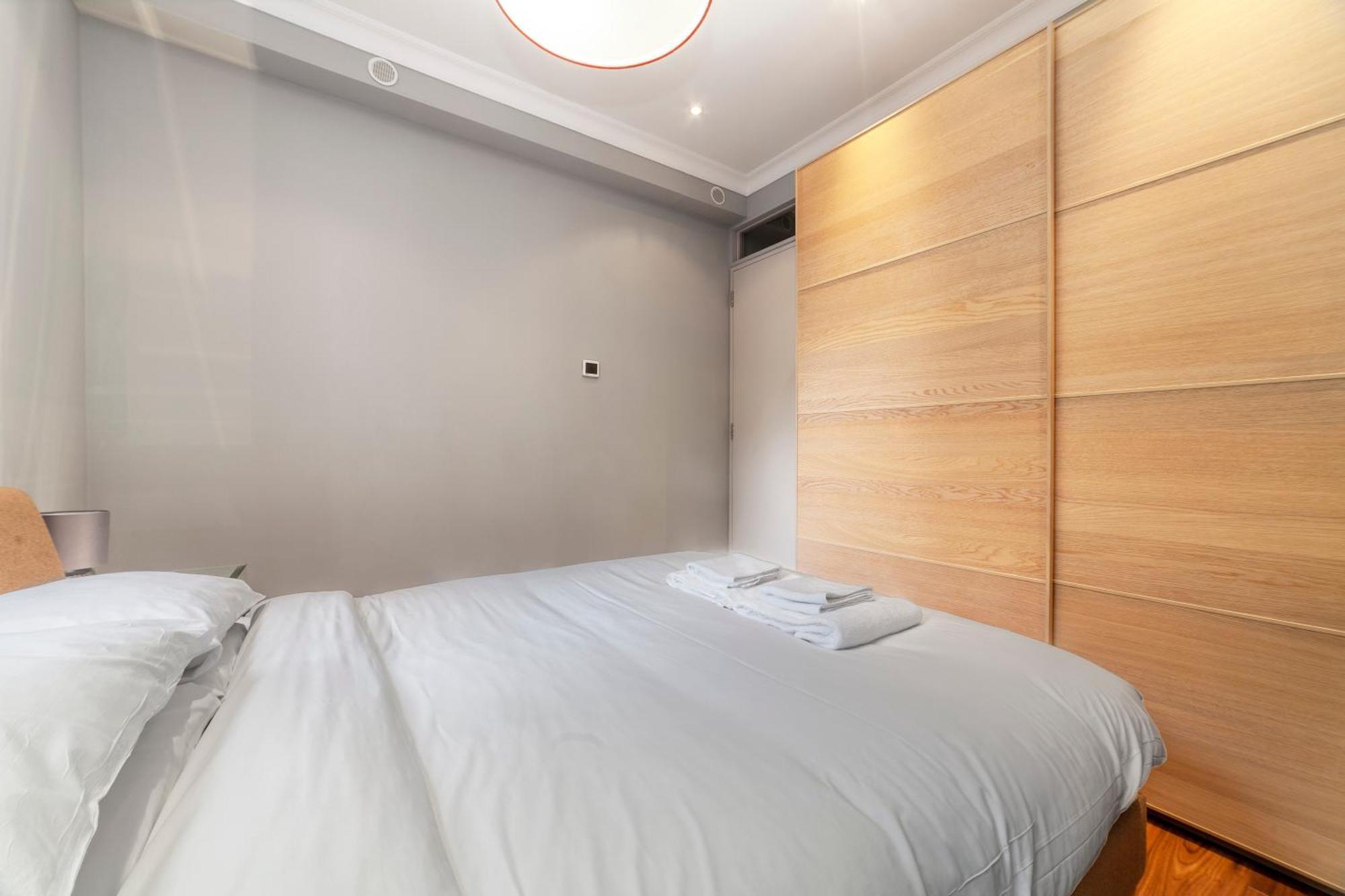 Bright & Modern 1bdr Flat Near Lakeside Road Appartamento *