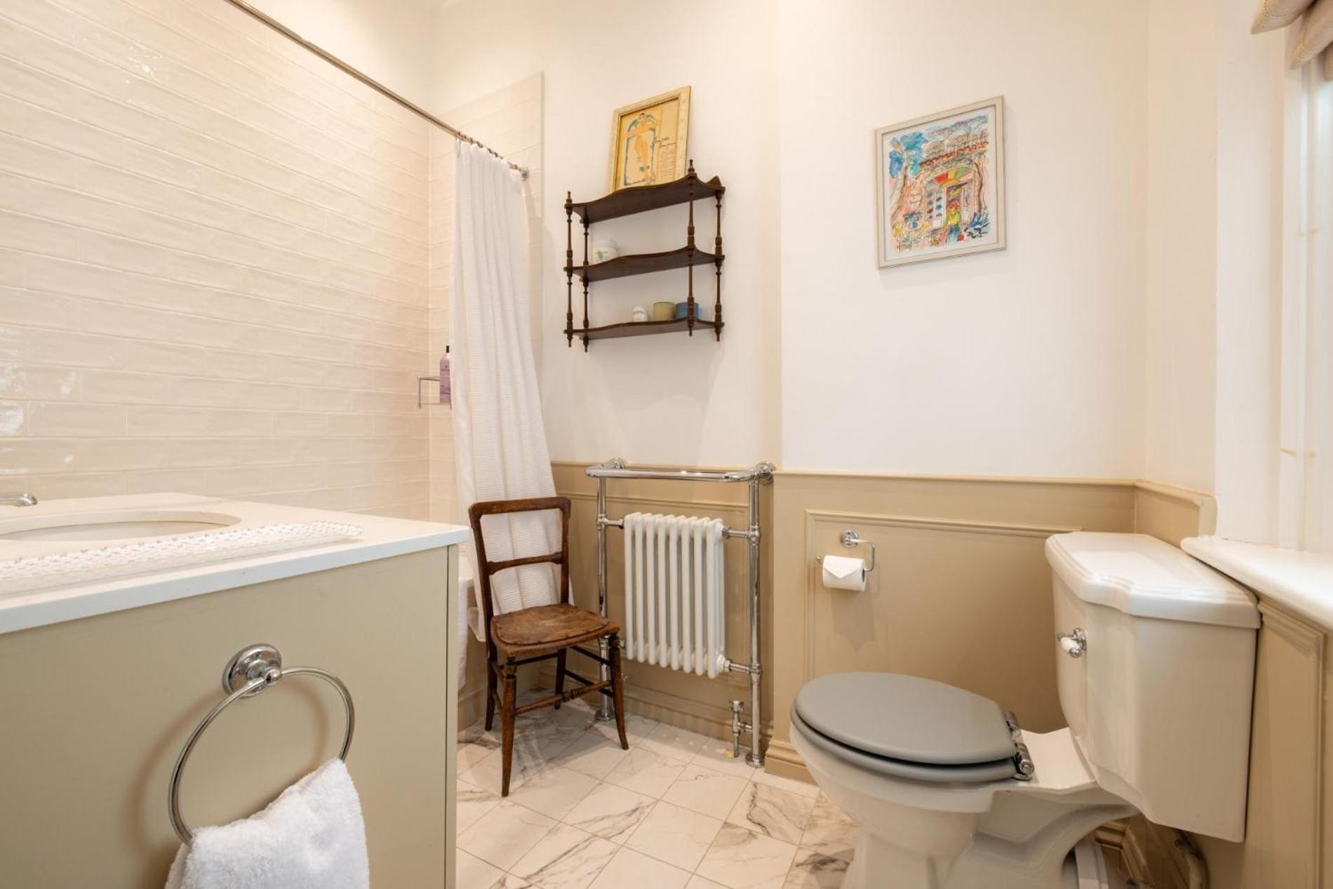 Traditional Treasure - 3 Bedroom By Hyde Park