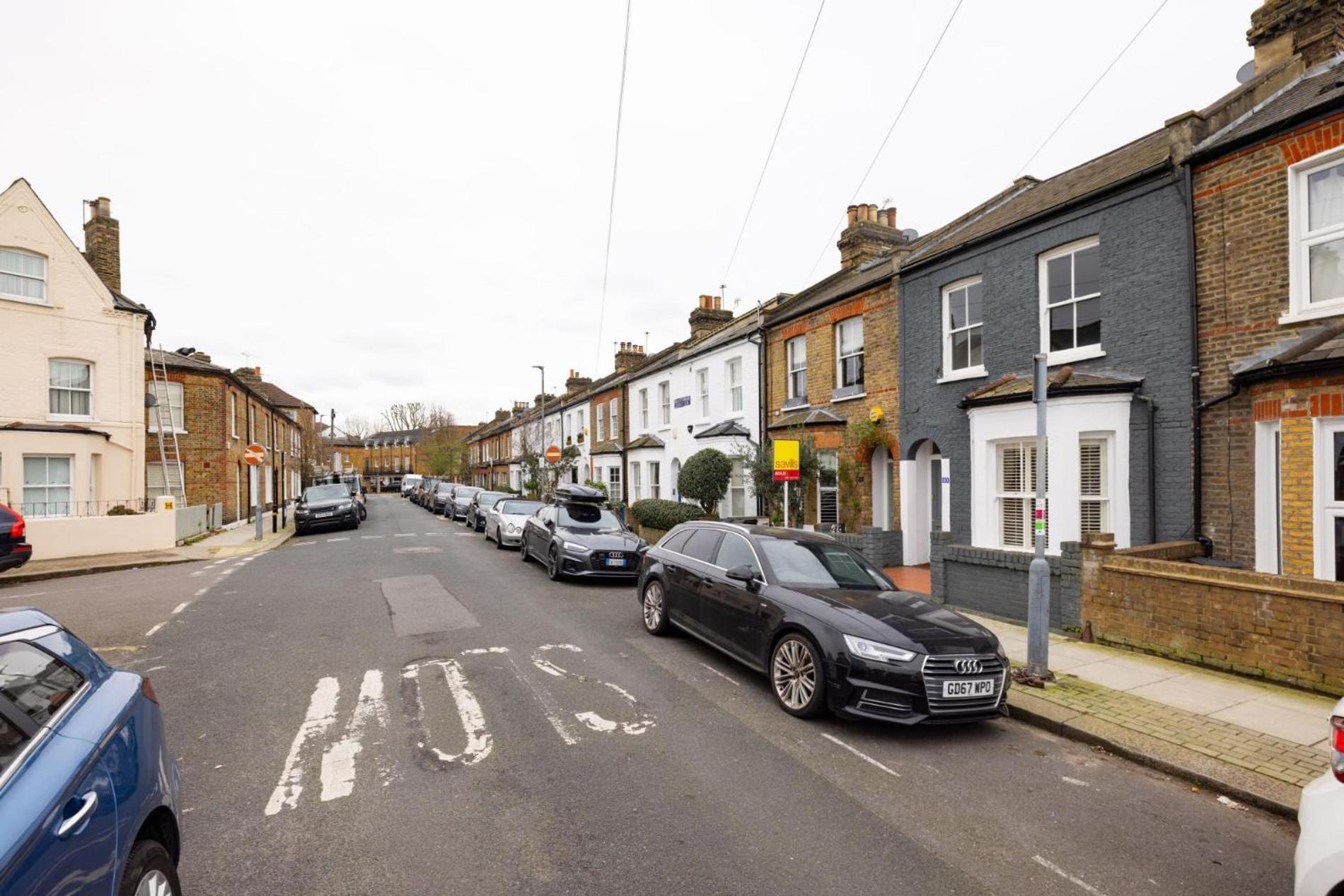 The Thames Embrace 3 Bedroom And Garden House In Battersea London