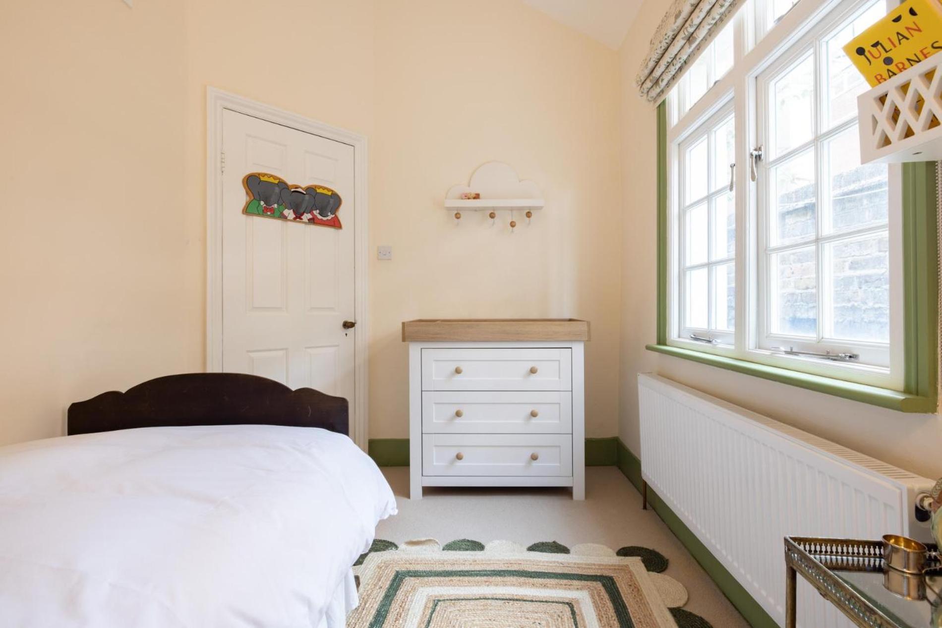 Traditional Treasure - 3 Bedroom By Hyde Park *
