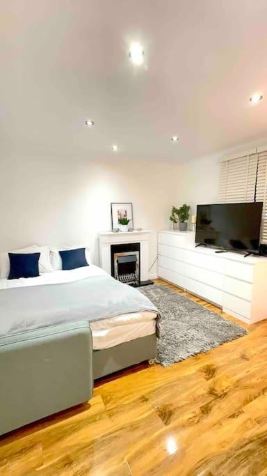 A Beautiful Stylish 2 Bedroom -city Of Lägenhet