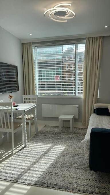 1 Bedroom Luxury Flat In Kensington Appartamento Londra
