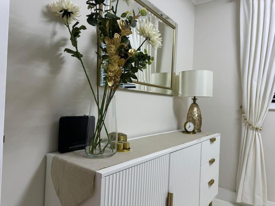 1 Bedroom Luxury Flat In Kensington Appartamento