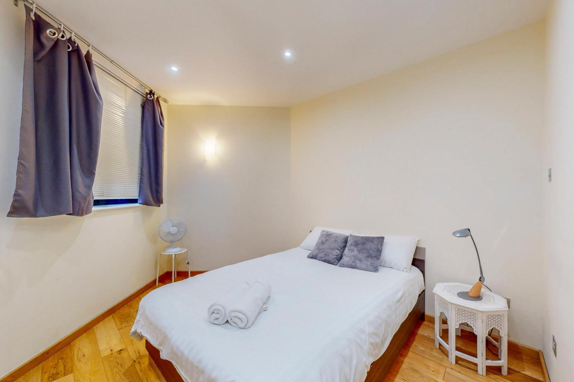 Beautiful 2bed With Lift In Kensington Appartamento