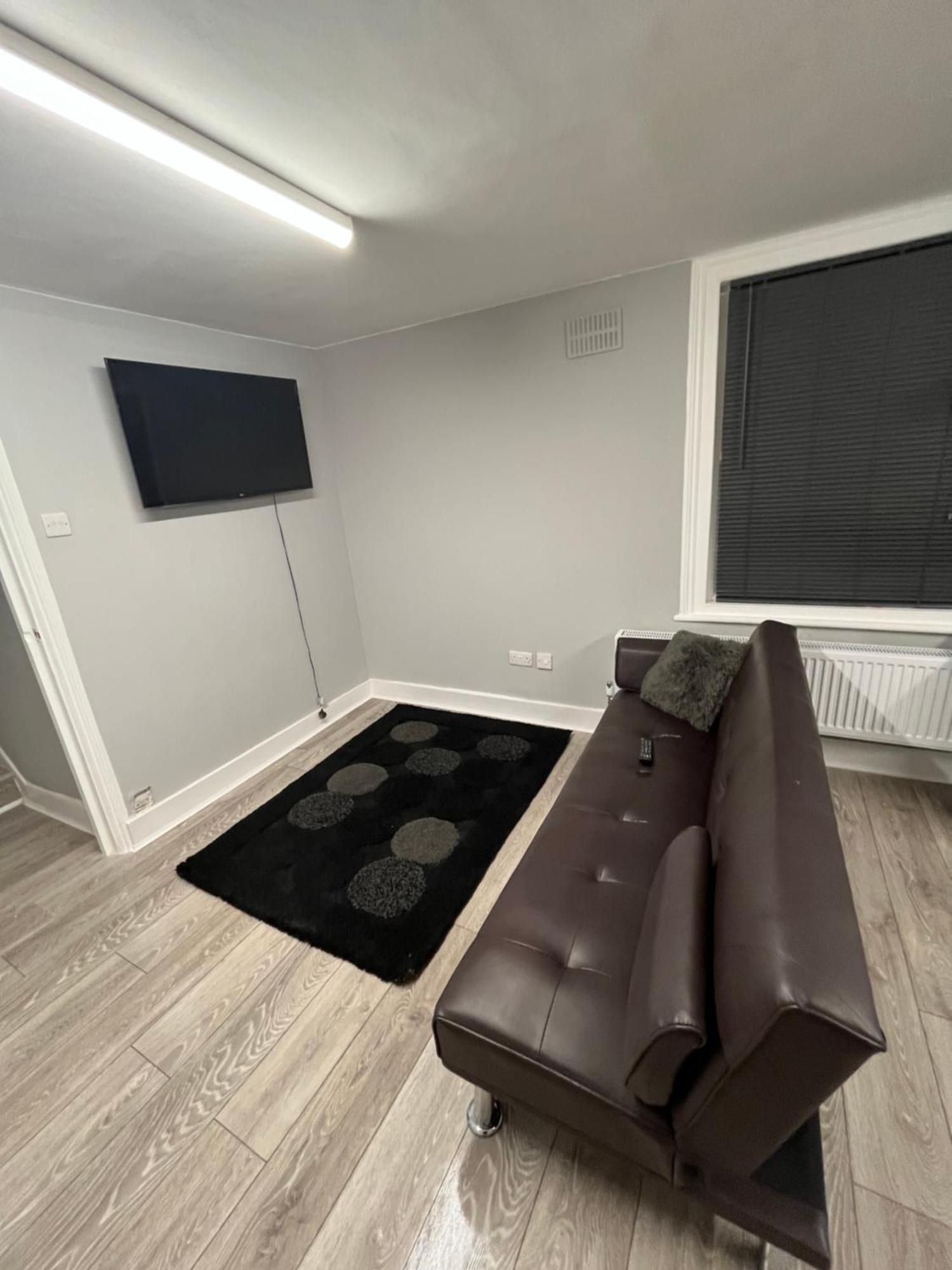 Cozy Two Bed In Brixton Next To Station * London