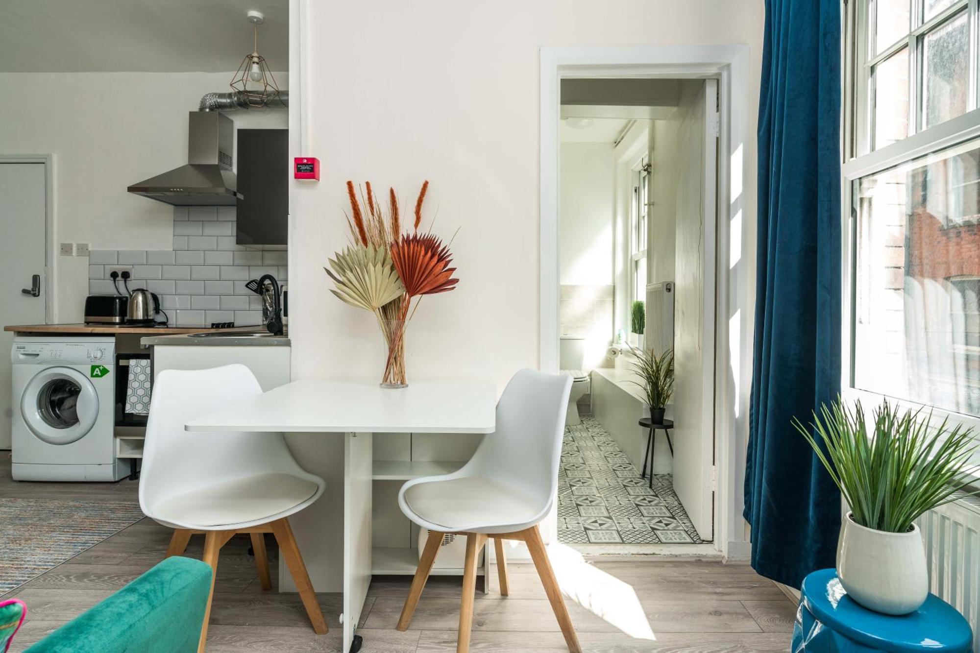 Lv2 Shoreditch-bricklane-convenient-central-liverpoolstreet London