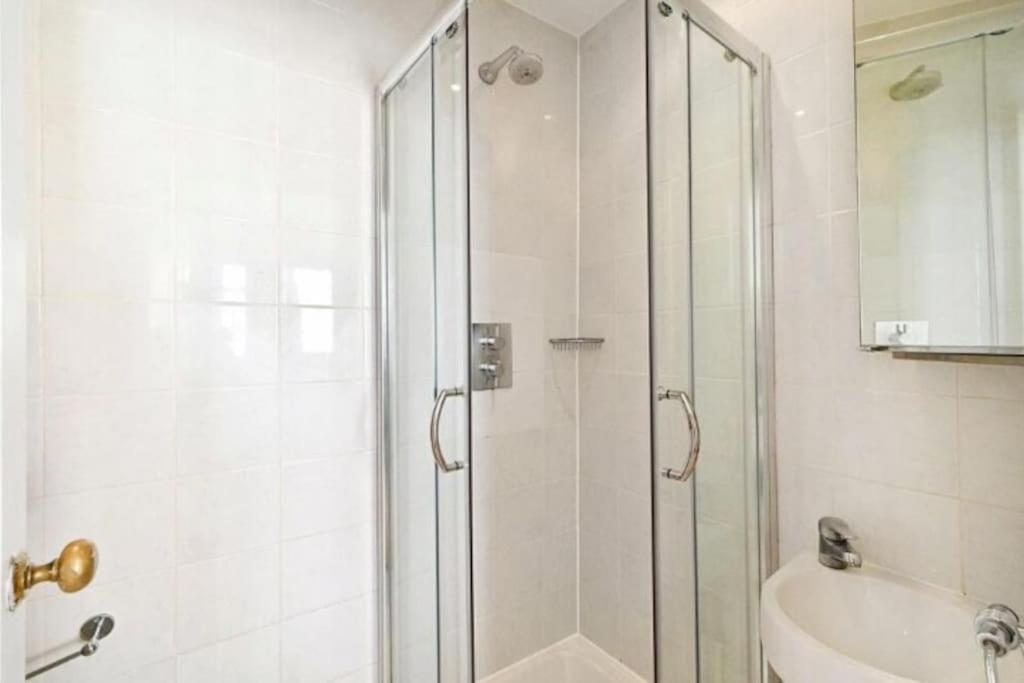 Family Mews Next To Hyde Park London