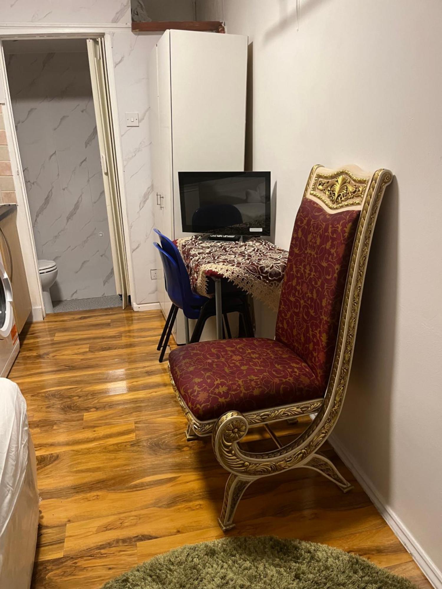 Queens Park Apartment London